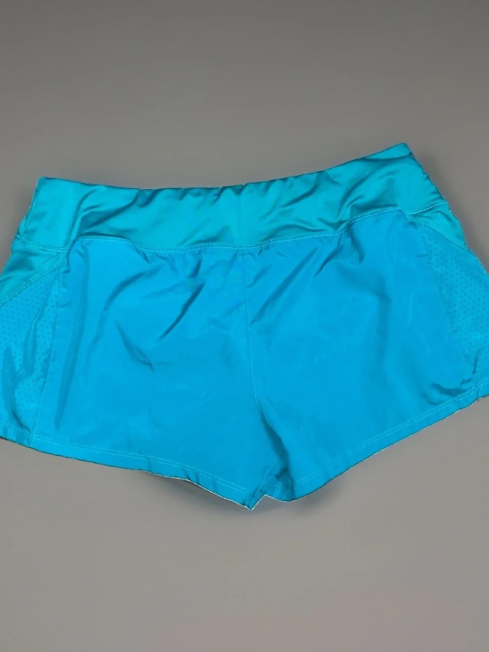 Women's NIKE Dri-Fit Shorts Size Medium Teal ~ Lined  ~ 3.5